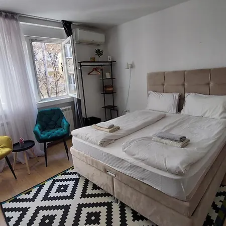Apartment Downtown Republic Square *
